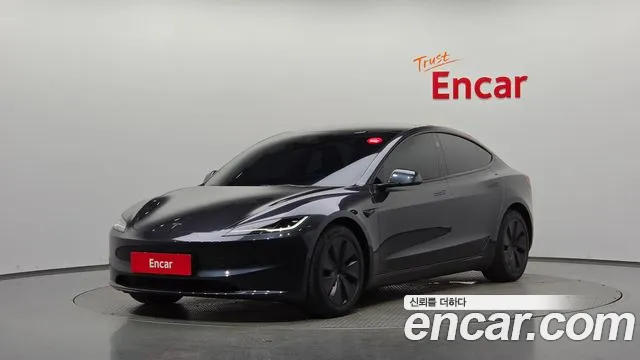 Фотография автомобиля — Tesla Model 3