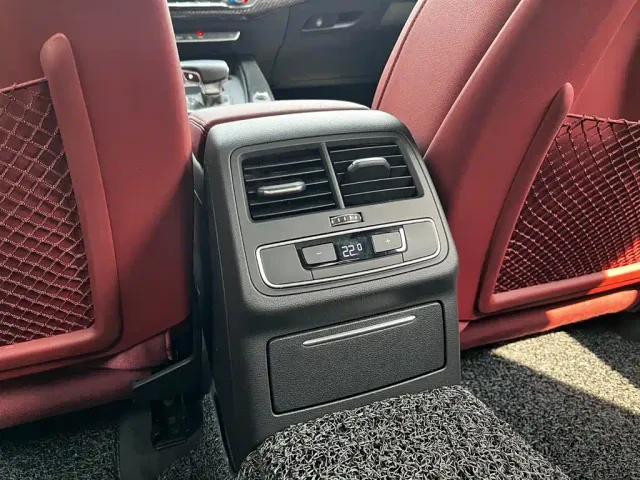 Audi A4L — Фото автомобиля 12