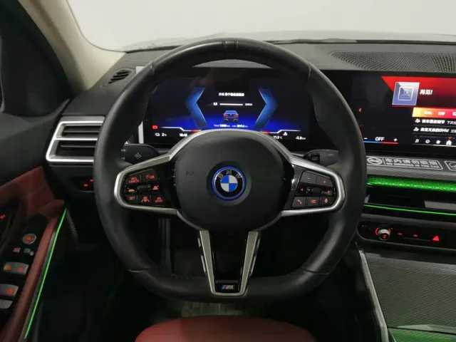 BMW i3 — Фото автомобиля 11