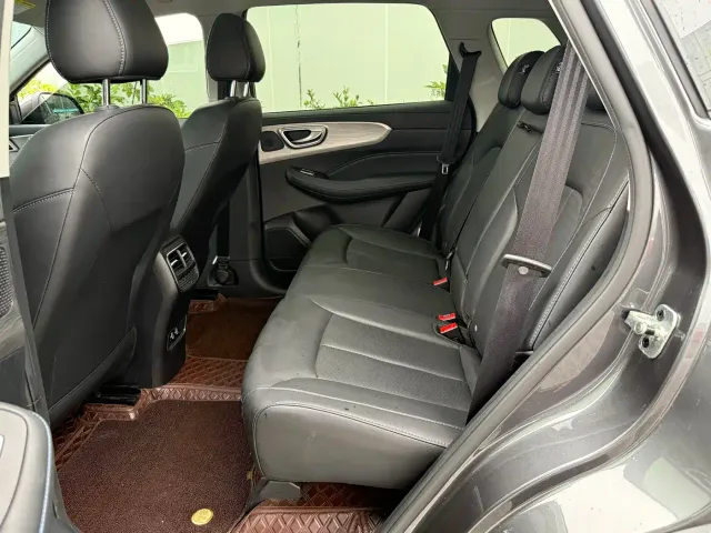 Roewe RX5 — Фото автомобиля 11
