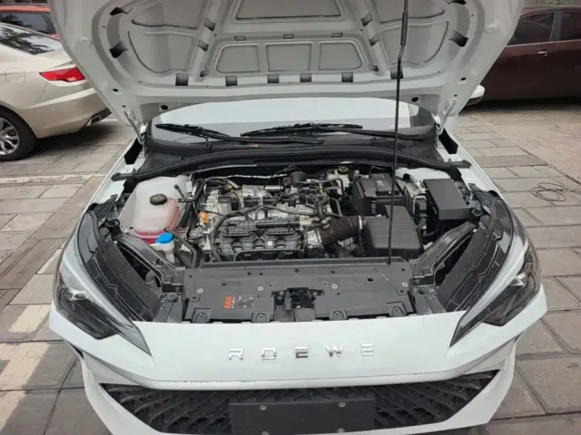 Roewe i5 — Фото автомобиля 19