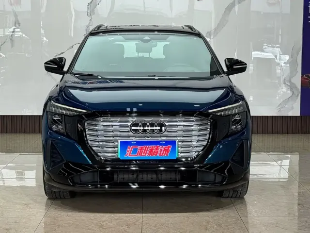 Audi Q5 e-tron — Фото автомобиля 2