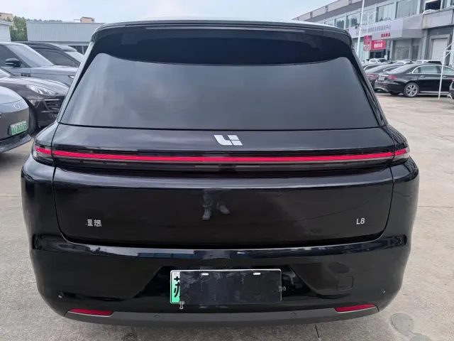 Li Auto L8 — Фото автомобиля 8