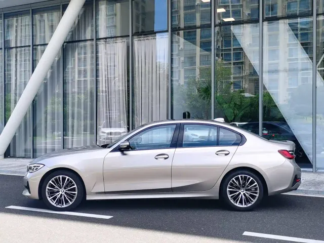 BMW 3 Series — Фото автомобиля 3