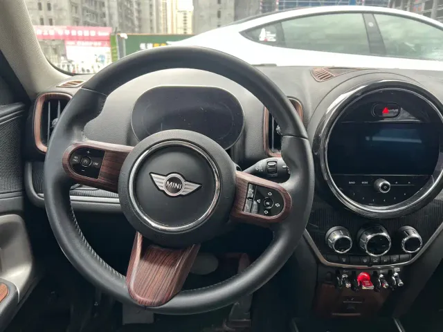 MINI Hatch — Фото автомобиля 14