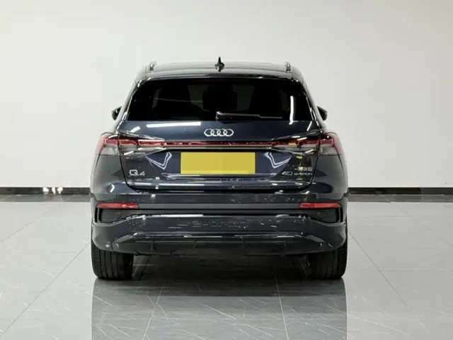 Audi Q4 e-tron — Фото автомобиля 5