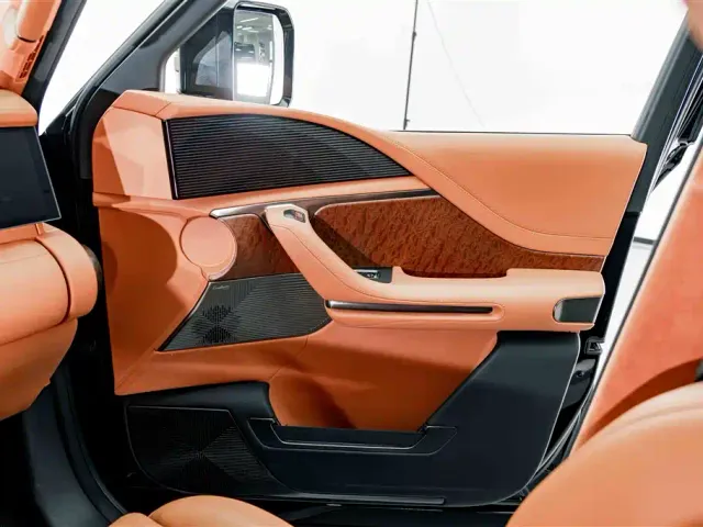 BYD U8 — Фото автомобиля 16