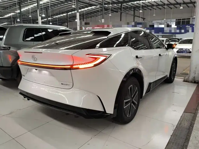 Toyota bZ5 — Фото автомобиля 6