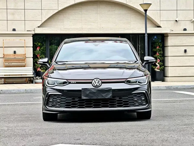 Volkswagen Golf GTI — Фото автомобиля 2