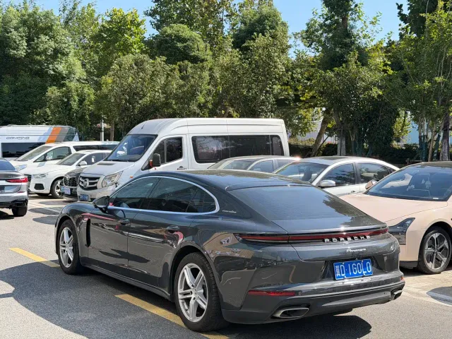 Porsche Panamera — Фото автомобиля 7