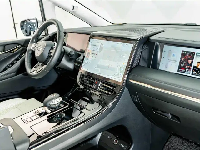 GAC Trumpchi E9 — Фото автомобиля 21