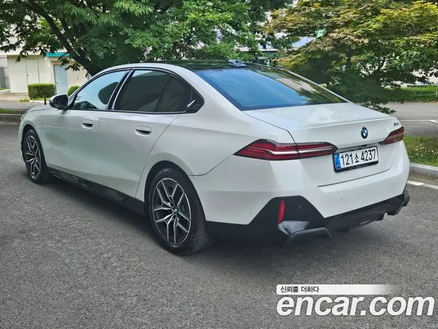 BMW 5-Series — Фото автомобиля 5