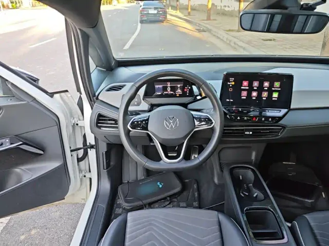Volkswagen ID.3 — Фото автомобиля 10