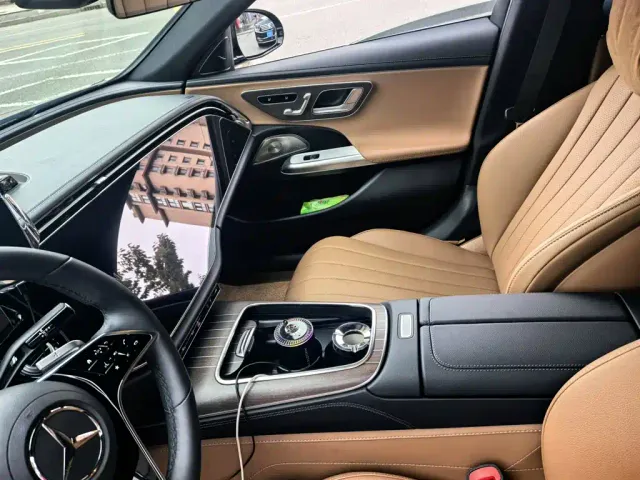 Mercedes-Benz E-Class — Фото автомобиля 7