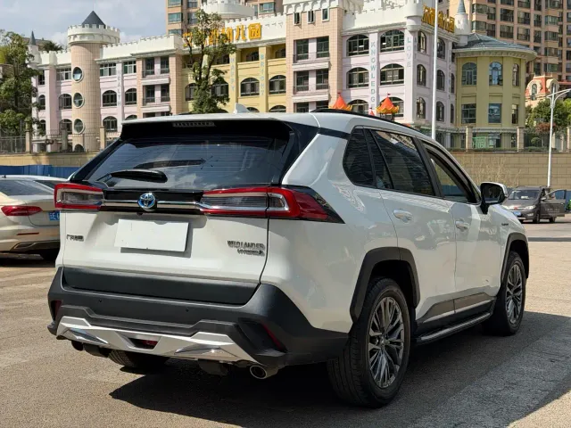 Toyota Wildlander — Фото автомобиля 7