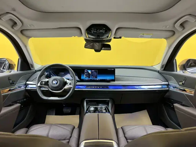 BMW 7 Series — Фото автомобиля 14