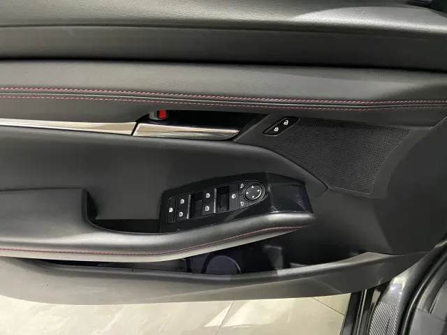 Mazda Axela — Фото автомобиля 15