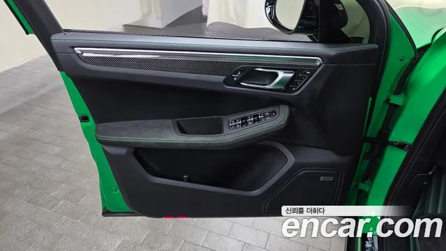 Porsche Macan — Фото автомобиля 13