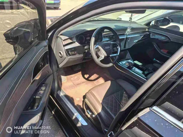 Audi A8 — Фото автомобиля 28