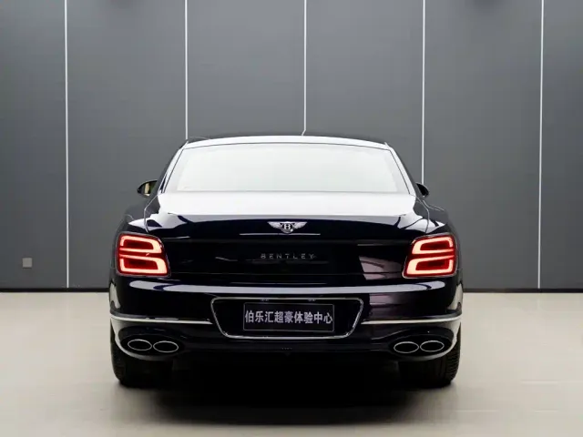 Bentley Flying Spur — Фото автомобиля 7