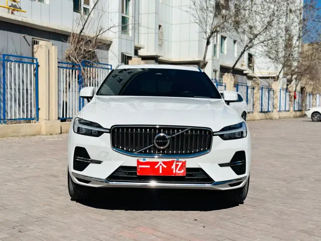 Volvo XC60 — Фото автомобиля 2