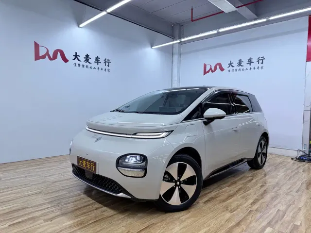 Фотография автомобиля — Baojun Cloud