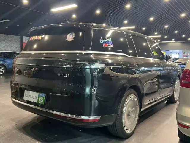IM Motors LS9 — Фото автомобиля 3