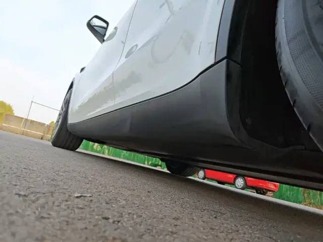 Tesla Model Y — Фото автомобиля 21