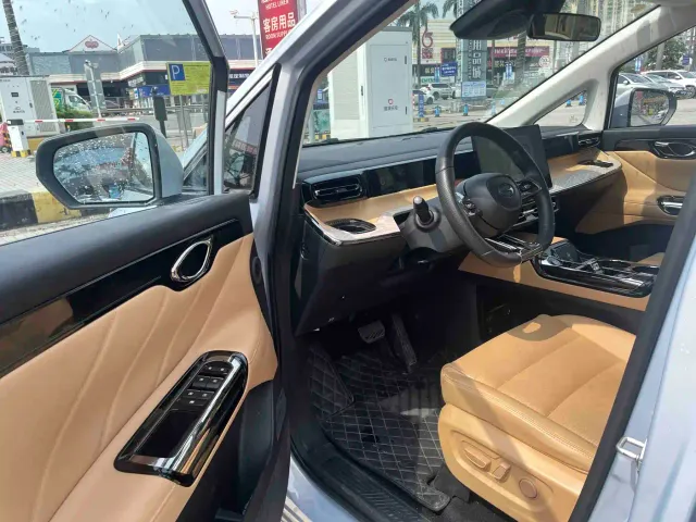 GAC Trumpchi E8 — Фото автомобиля 13