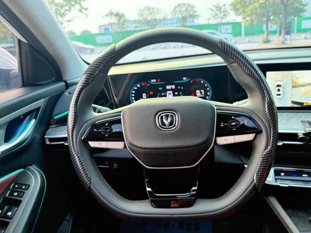 Changan Eado — Фото автомобиля 9