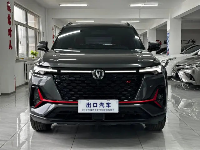 Changan CS35 Plus — Фото автомобиля 2