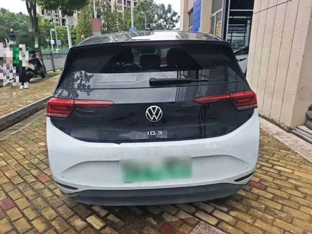 Volkswagen ID.3 — Фото автомобиля 3