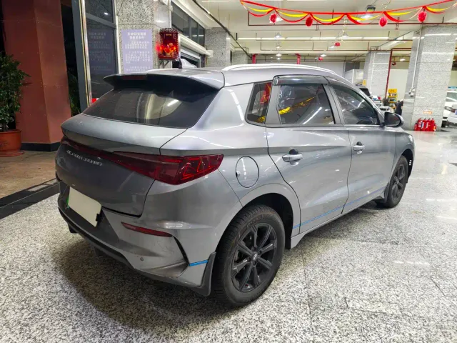 BYD e2 — Фото автомобиля 10