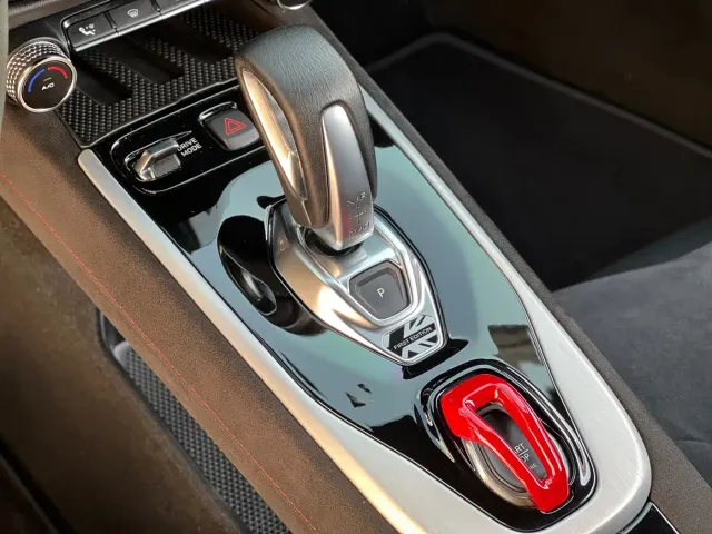 Lotus Emira — Фото автомобиля 17