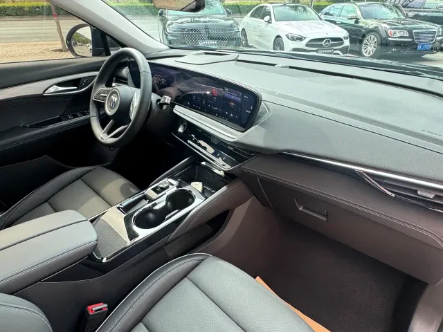 Buick Envision Plus — Фото автомобиля 20
