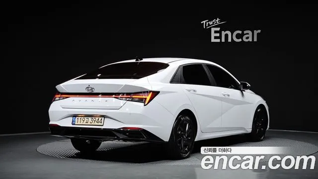 Hyundai Avante CN7 — Фото автомобиля 2