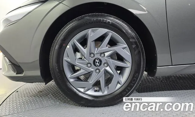 Hyundai Avante CN7 — Фото автомобиля 5