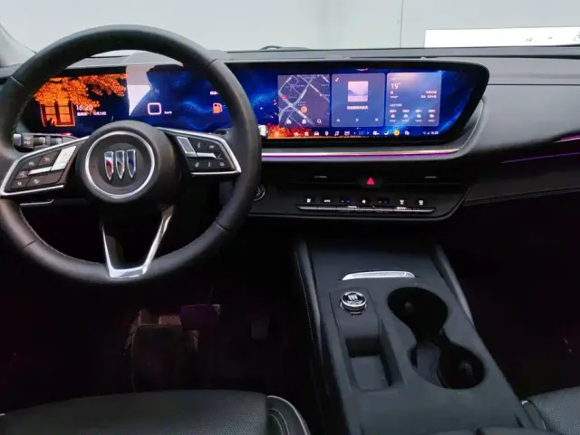 Buick Envision Plus — Фото автомобиля 12