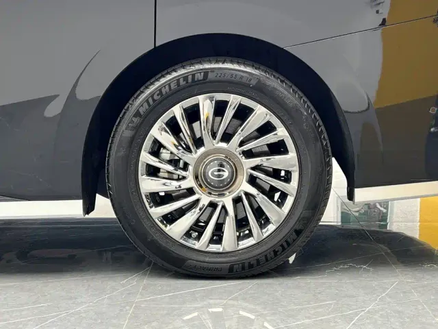 GAC Trumpchi M8 — Фото автомобиля 28