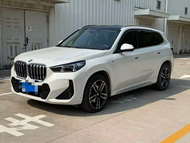 Фотография автомобиля — BMW X1