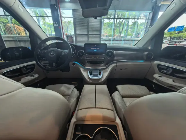 Mercedes-Benz V-Class — Фото автомобиля 16