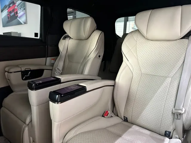 Toyota Vellfire — Фото автомобиля 10