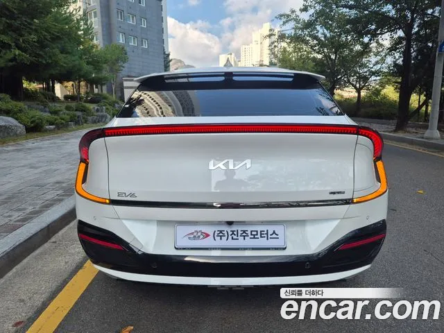 Kia EV6 — Фото автомобиля 4