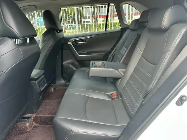 Toyota Wildlander — Фото автомобиля 19