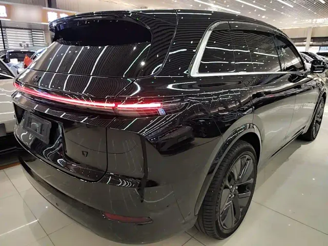 Li Auto L7 — Фото автомобиля 6