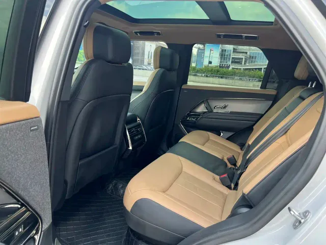 Land Rover Range Rover Sport — Фото автомобиля 13