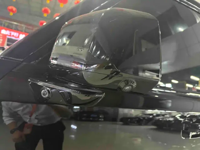 iCAR V27 — Фото автомобиля 8