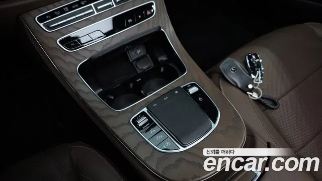 Mercedes-Benz E-Class W213 — Фото автомобиля 24