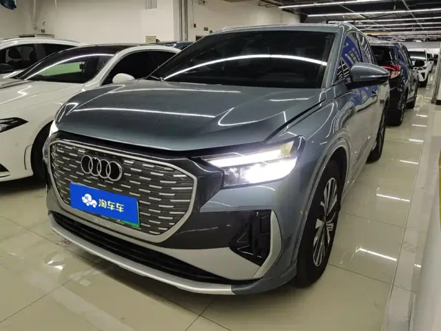 Фотография автомобиля — Audi Q4 e-tron