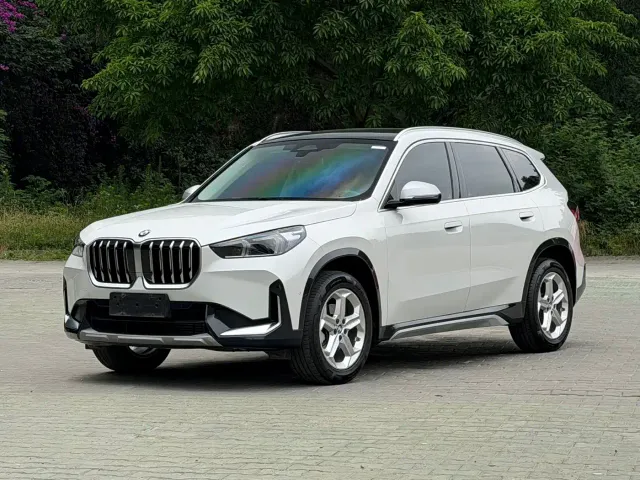 Фотография автомобиля — BMW X1